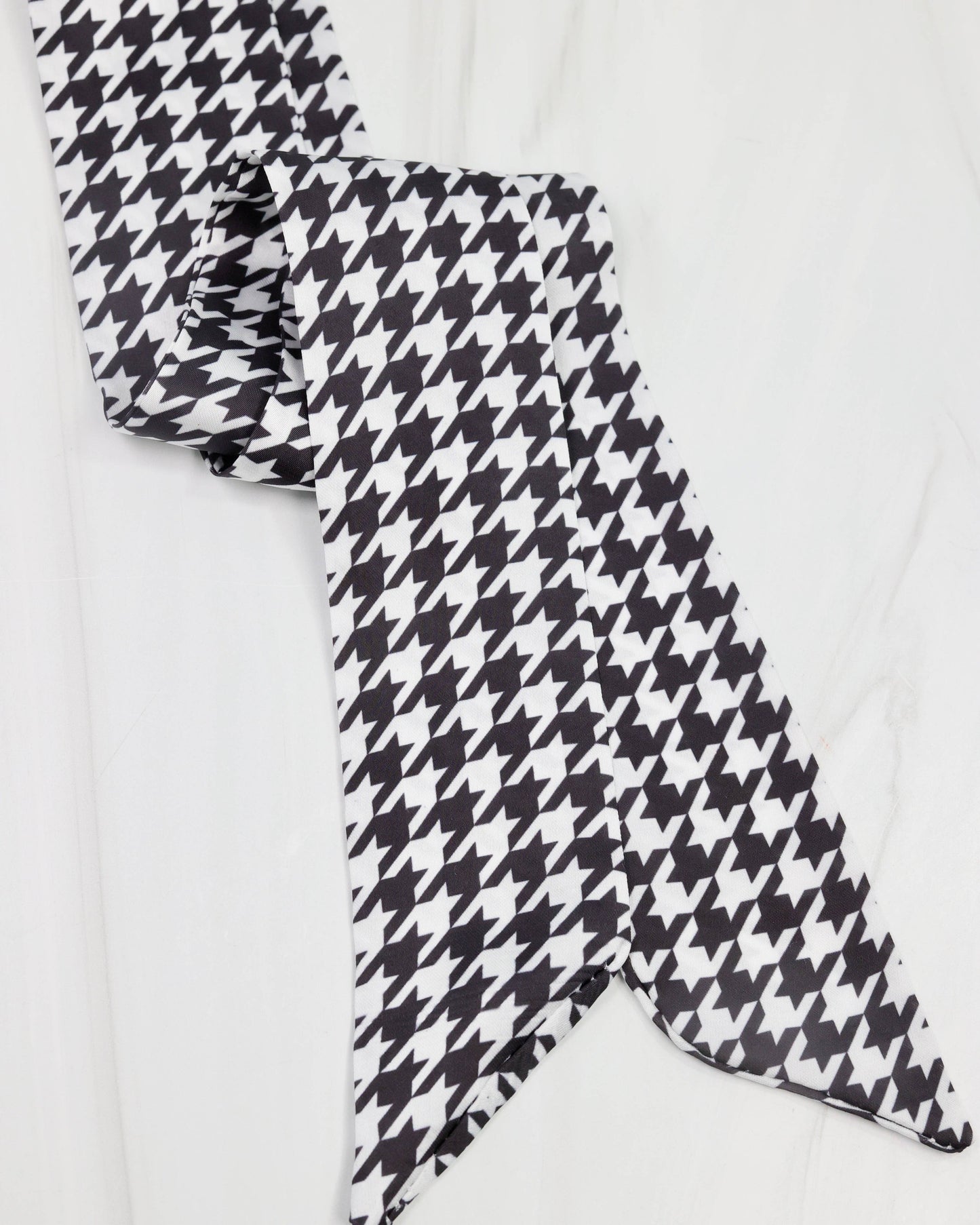 Serafina Scarf Black White: Default