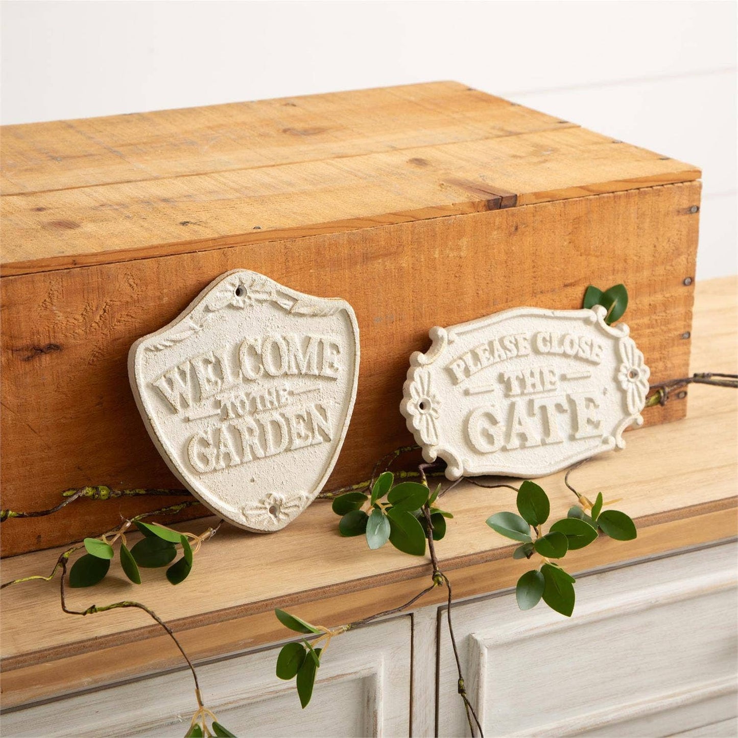Welcome to Garden And Close Gate Sign