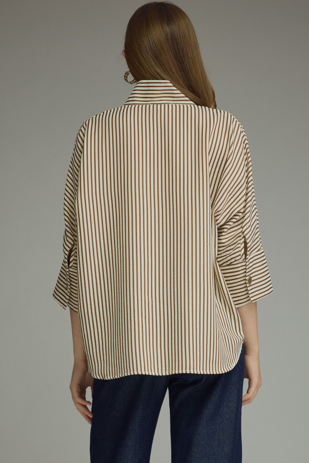 Stripe 3/4 Sleeve Split Neckline Top/Brown