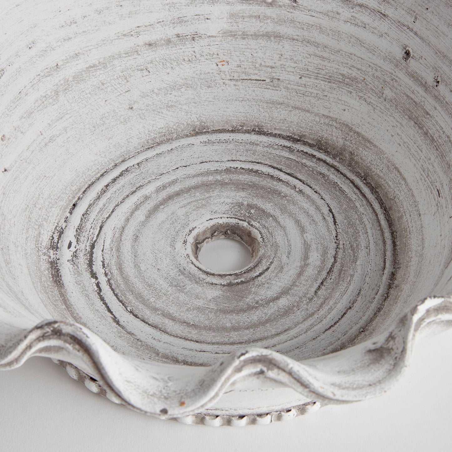 Wakefield Handmade Festonee Pot White Ash / Ceramic