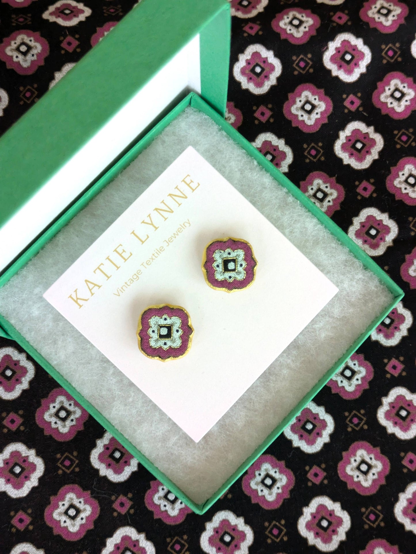 Sandra Stud Earring - Fuchsia