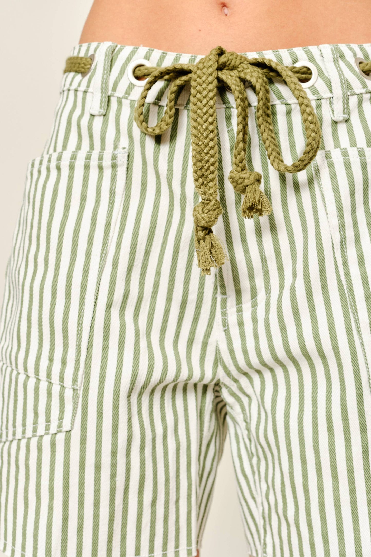 MAP3104 VINTAGE WASHED BARREL DENIM SHORTS W/GROMMET WAIST: OLIVE STRIPE / L