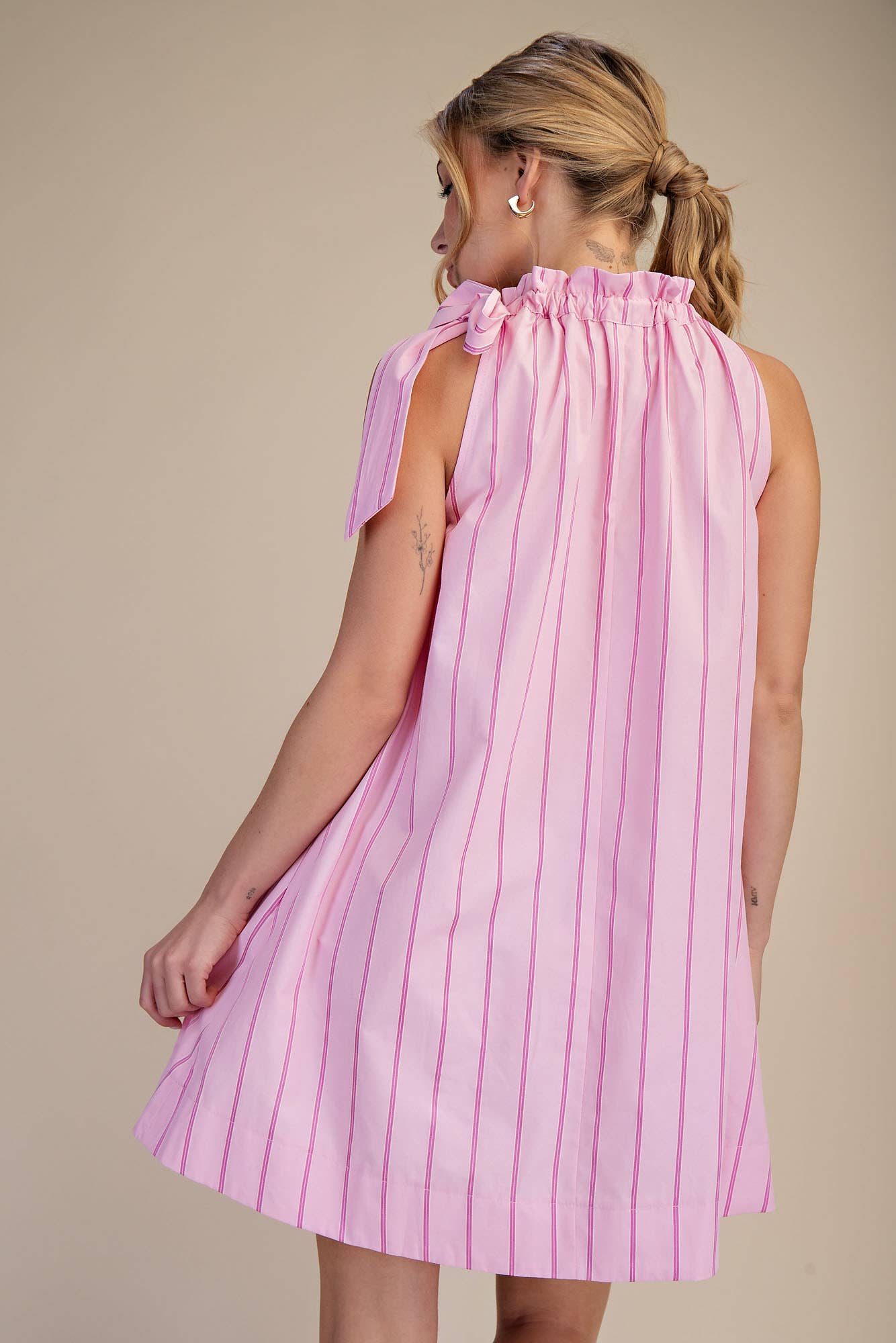 Ruffle Neck Tie Sleeveless Mini Dress: Pink / L