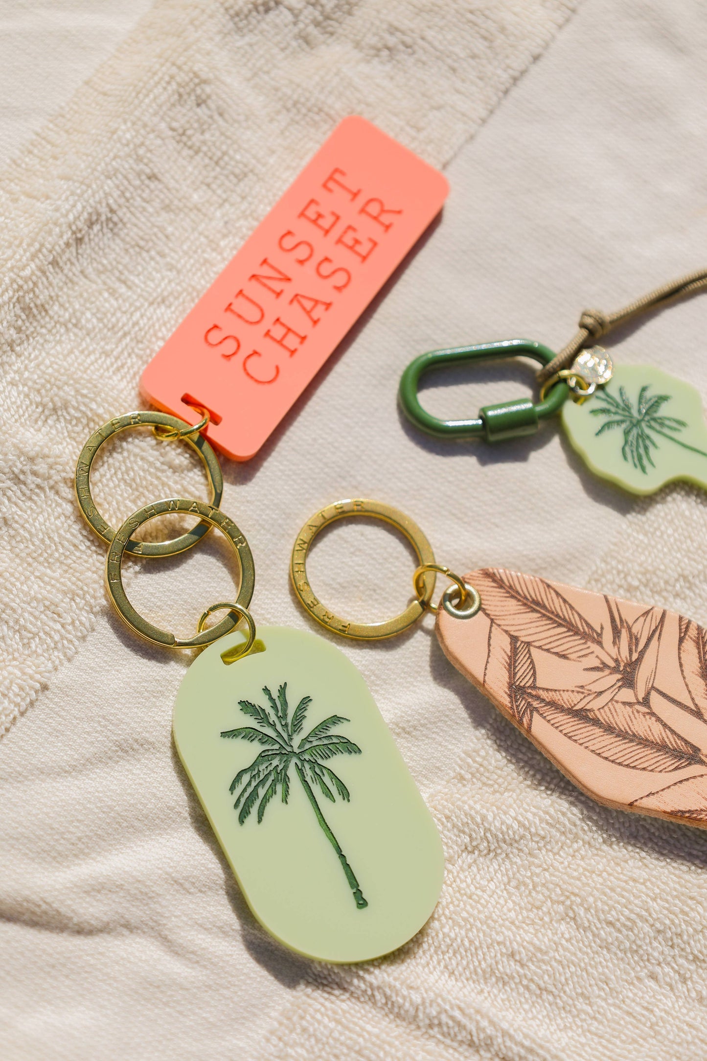 Palm Tree Icon Pill Keychain