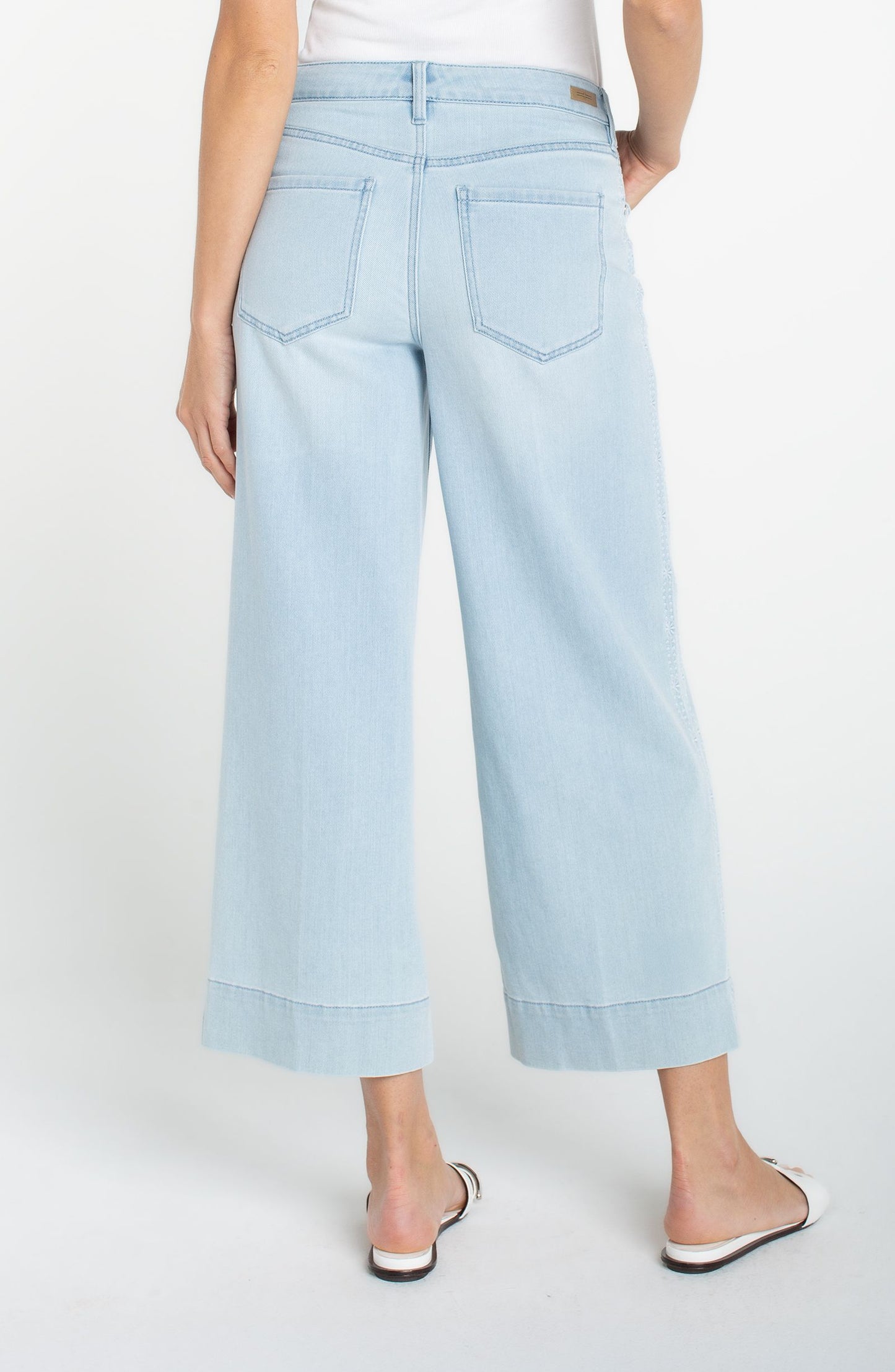Stride Crop Wide Leg w/Embroidered Side Seam Marine Flowers