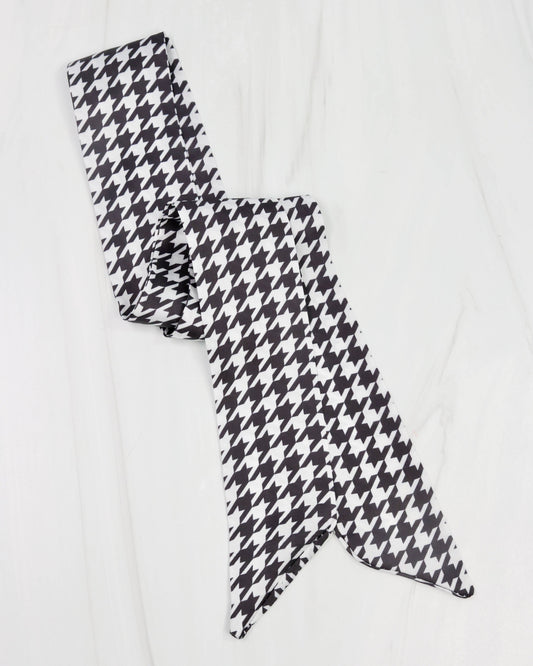 Serafina Scarf Black White: Default