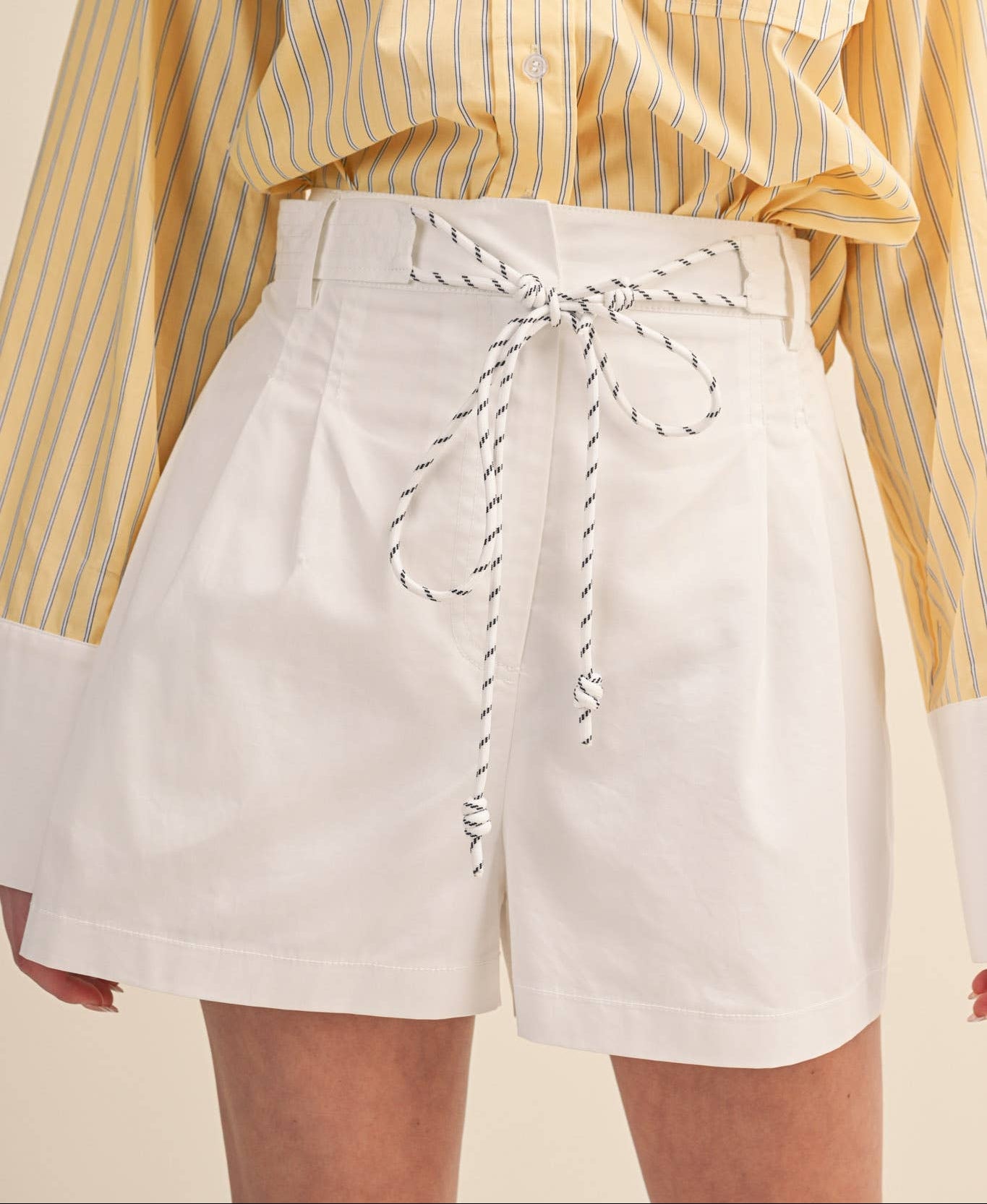 Rope Trim Belt Pleated Shorts