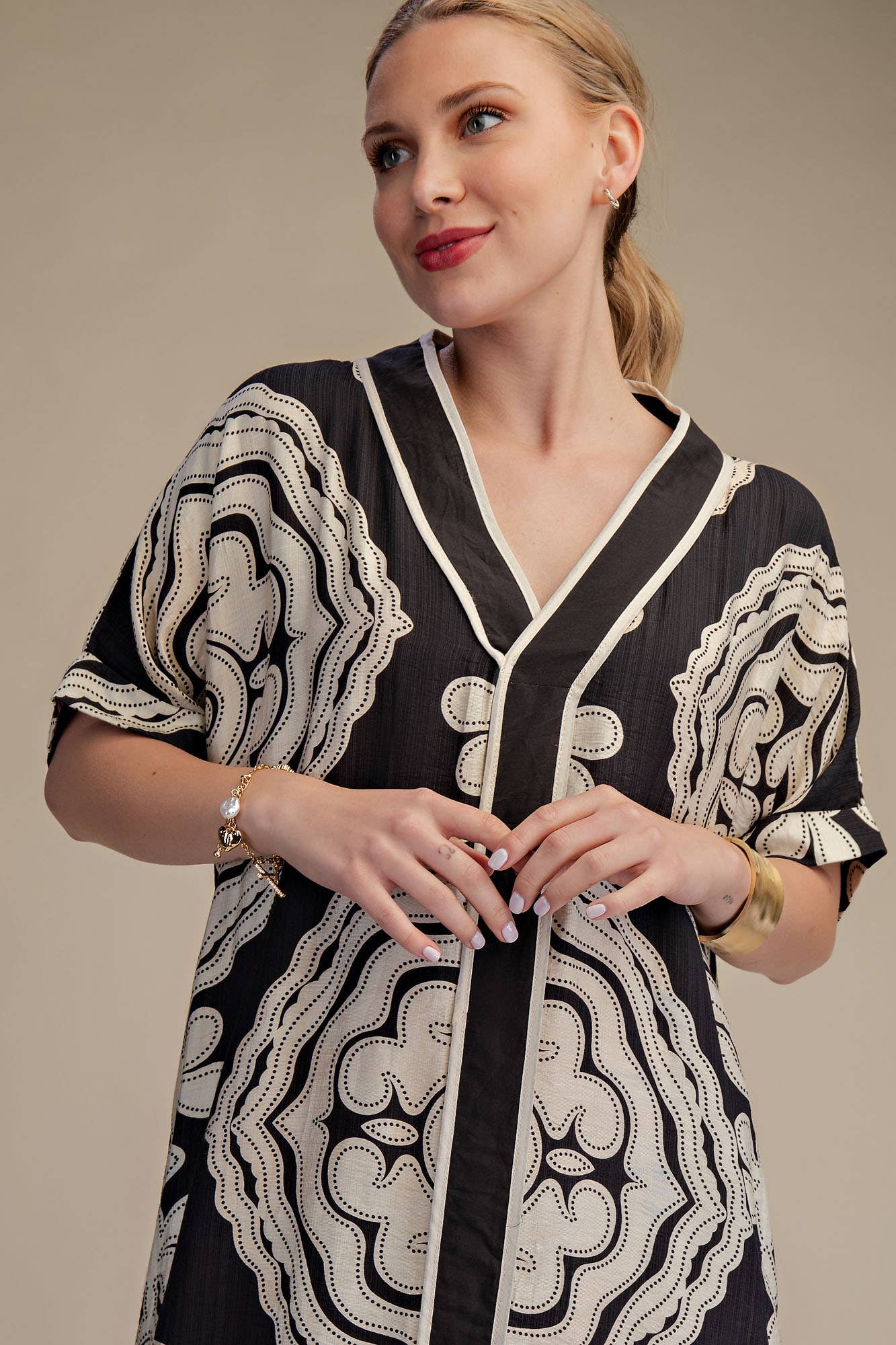 V-Neck Short Sleeve Maxi Print Dress: Black