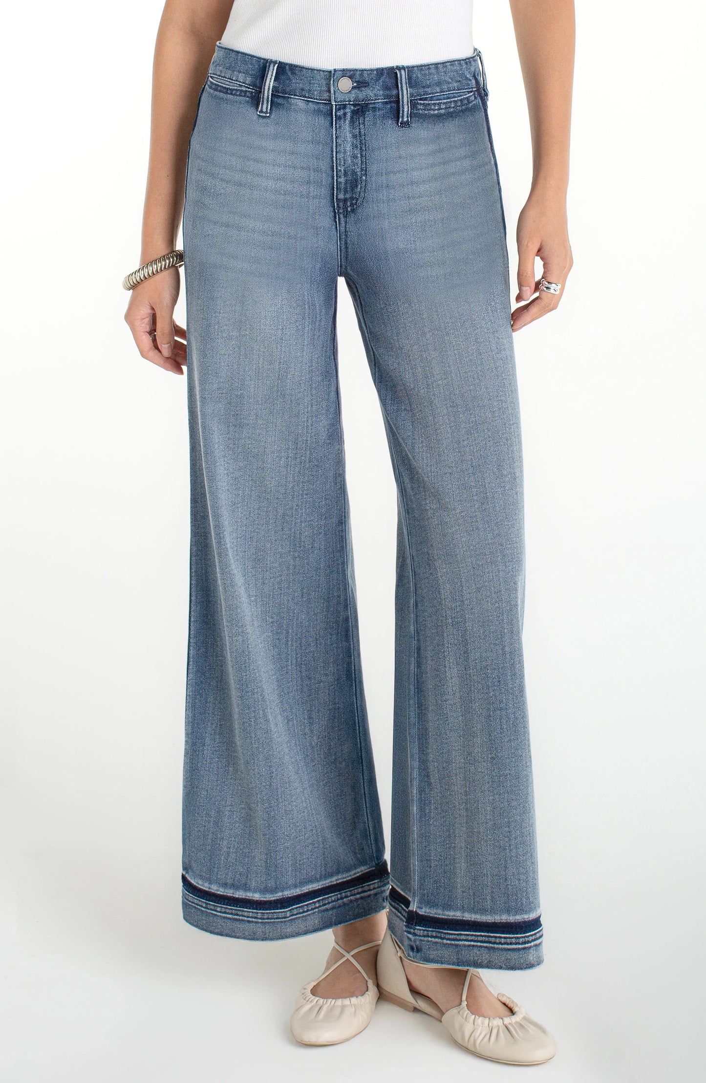 Super Stride Wide Leg Jean With Shadow Cuff