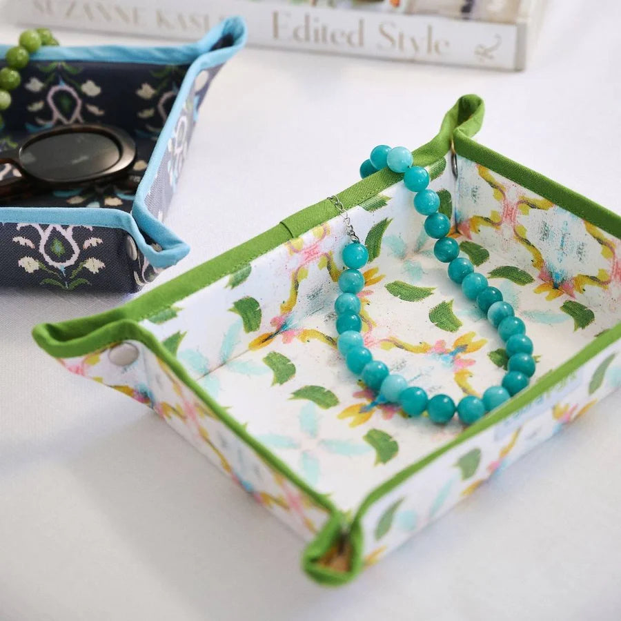 Dogwood Green Snap Tray