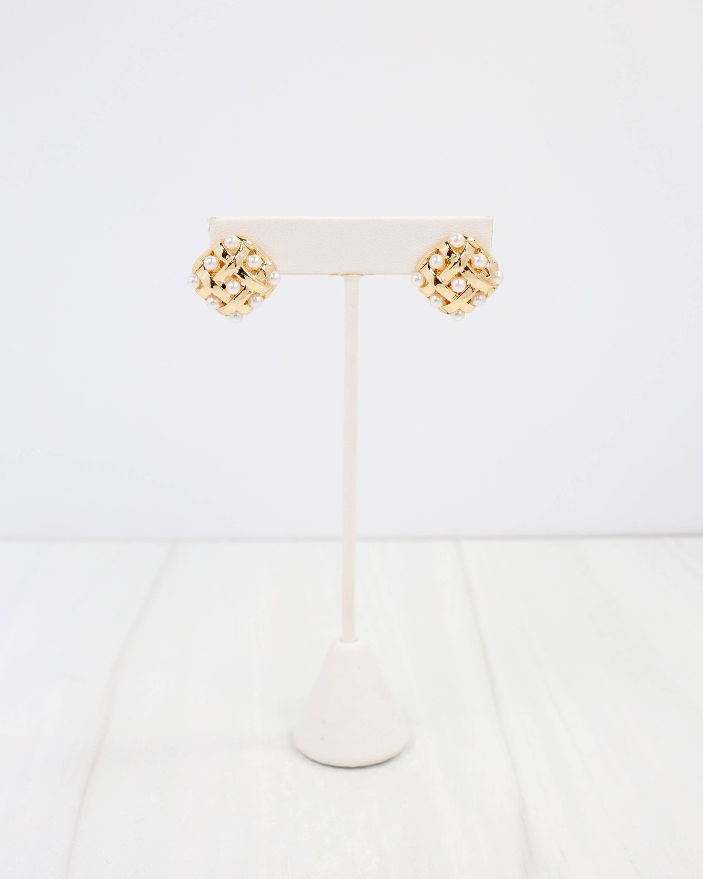Salina Pearl Embellished Stud Earring Gold