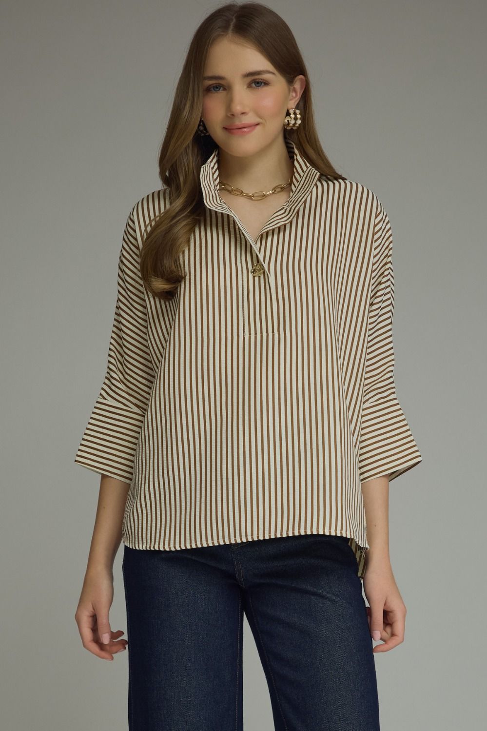Stripe 3/4 Sleeve Split Neckline Top/Brown