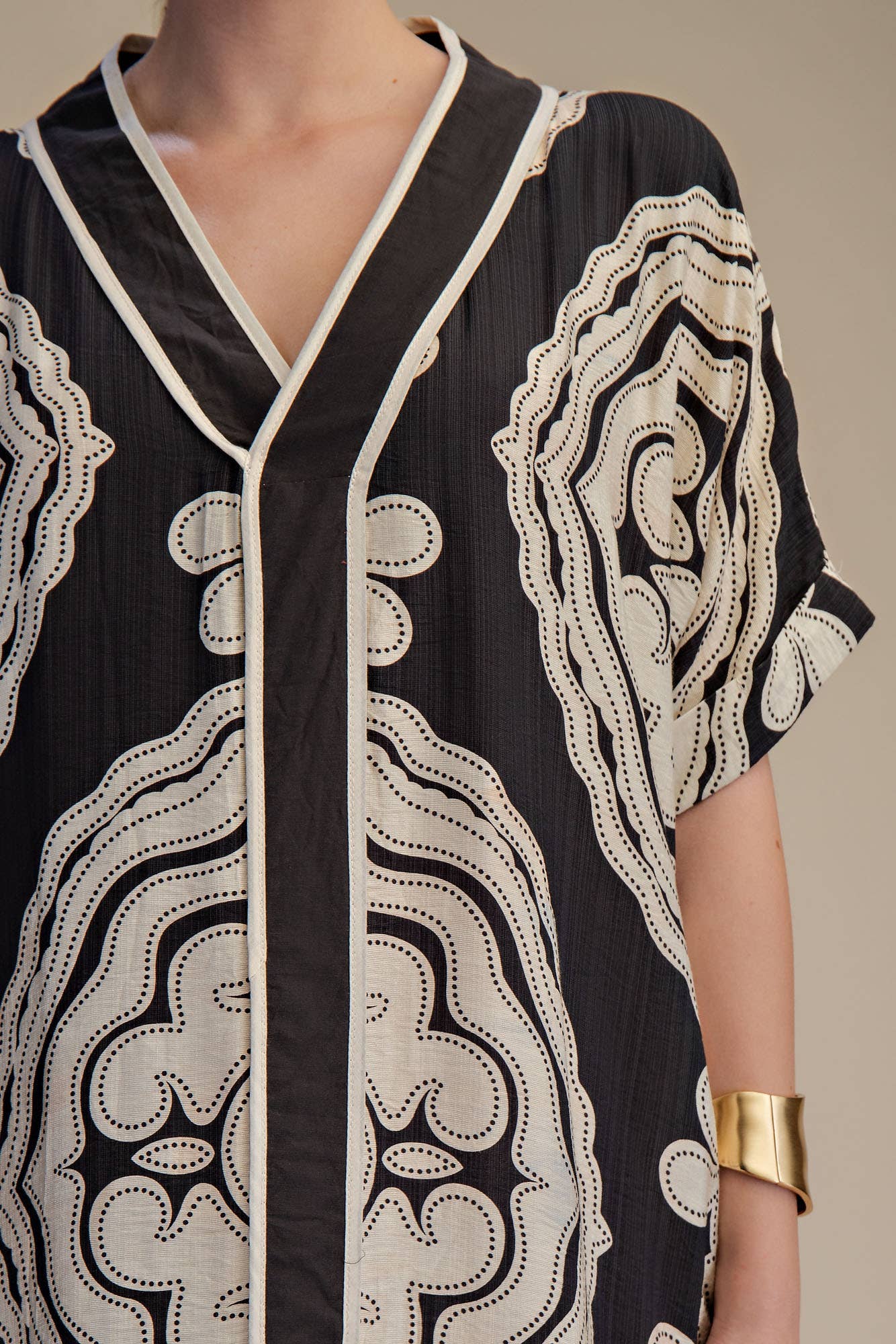 V-Neck Short Sleeve Maxi Print Dress: Black
