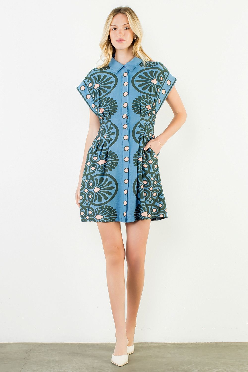 Short Sleeve Distinctive Pattern Dress